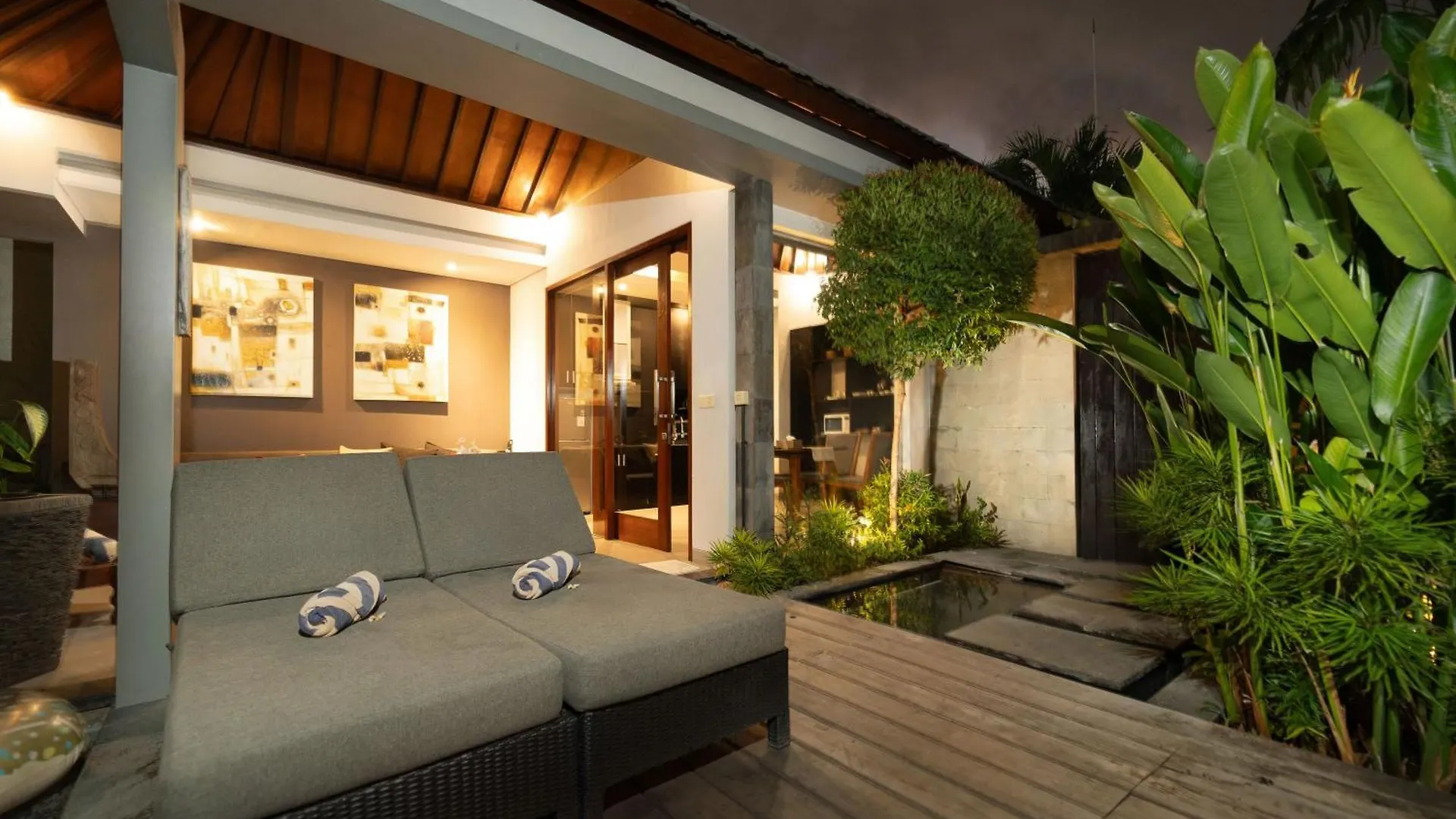 The Black Pearl - The Best 1Br Villa In Seminyak 0*, Seminyak (Bali)